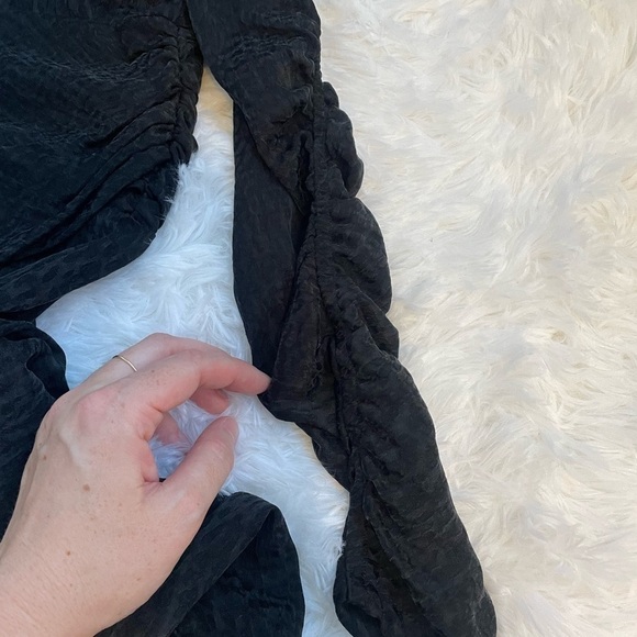 Ellejay Ashley fitted deep neck ruched waist Jumpsuit black animal print size 2 - Picture 6 of 8